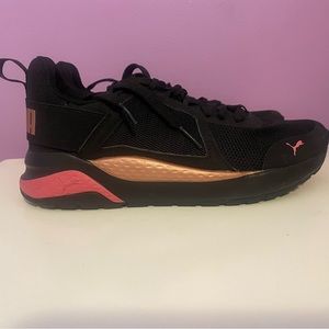 Puma size 6 shoes